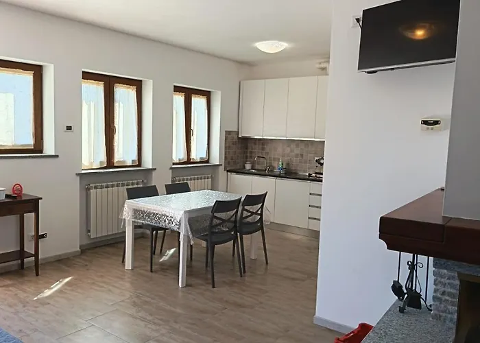 Casa Savoino Апартаменты Варцо